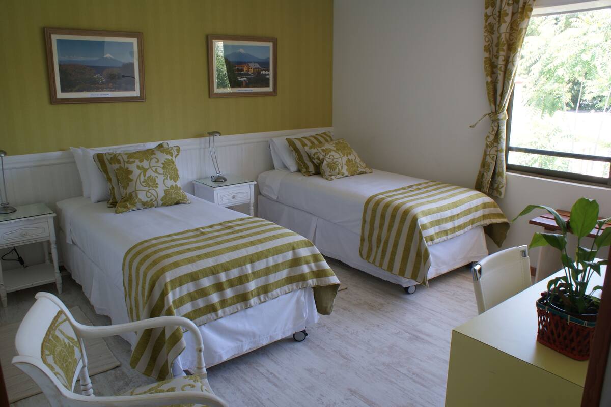Double Room, 2 Single Beds