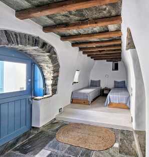 Family House | Individually decorated, individually furnished, desk, laptop workspace - Tinoshomelidays Residences (Tinos)