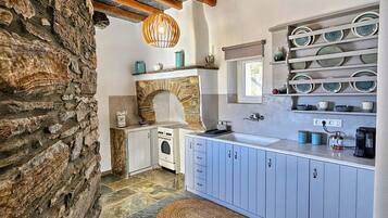 Tủ lạnh, lò nướng, bếp nấu, dụng cụ pha espresso