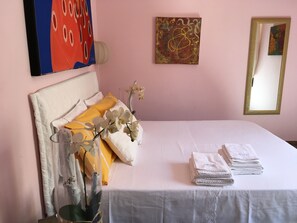 Premium bedding, in-room safe, individually decorated