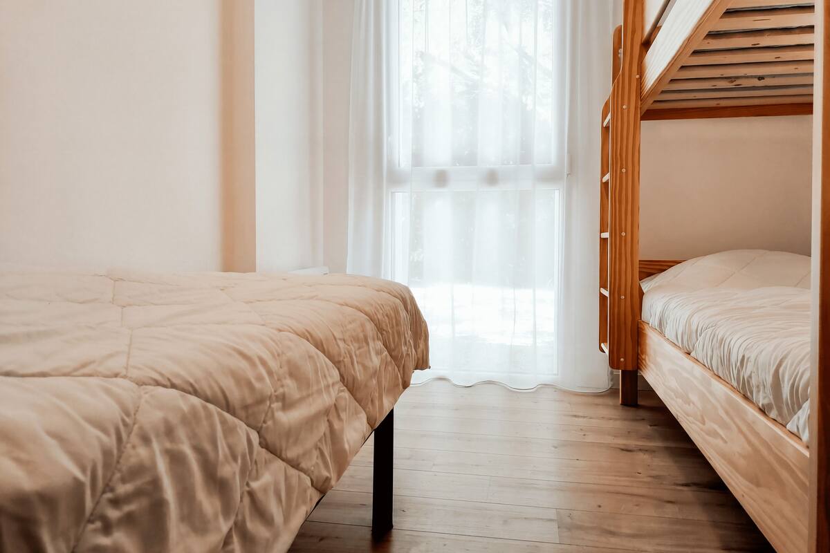 Desk, individually decorated, individually furnished, bed sheets