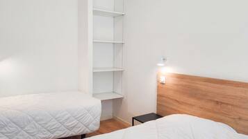Cottage, 1 Bedroom (5 Pers) | Desk, individually decorated, individually furnished, bed sheets