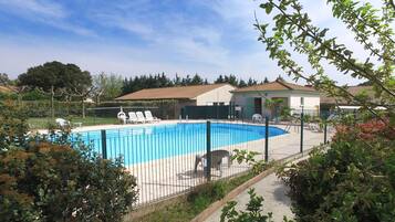 Piscine extérieure