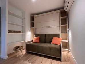 Gîte 2 Pièces 4 Personnes climatisation | Living area - VVF Méjannes Gard, Méjannes le Clap (Mejannes-le-Clap)