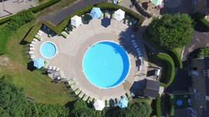 Piscina a l'aire lliure de temporada 