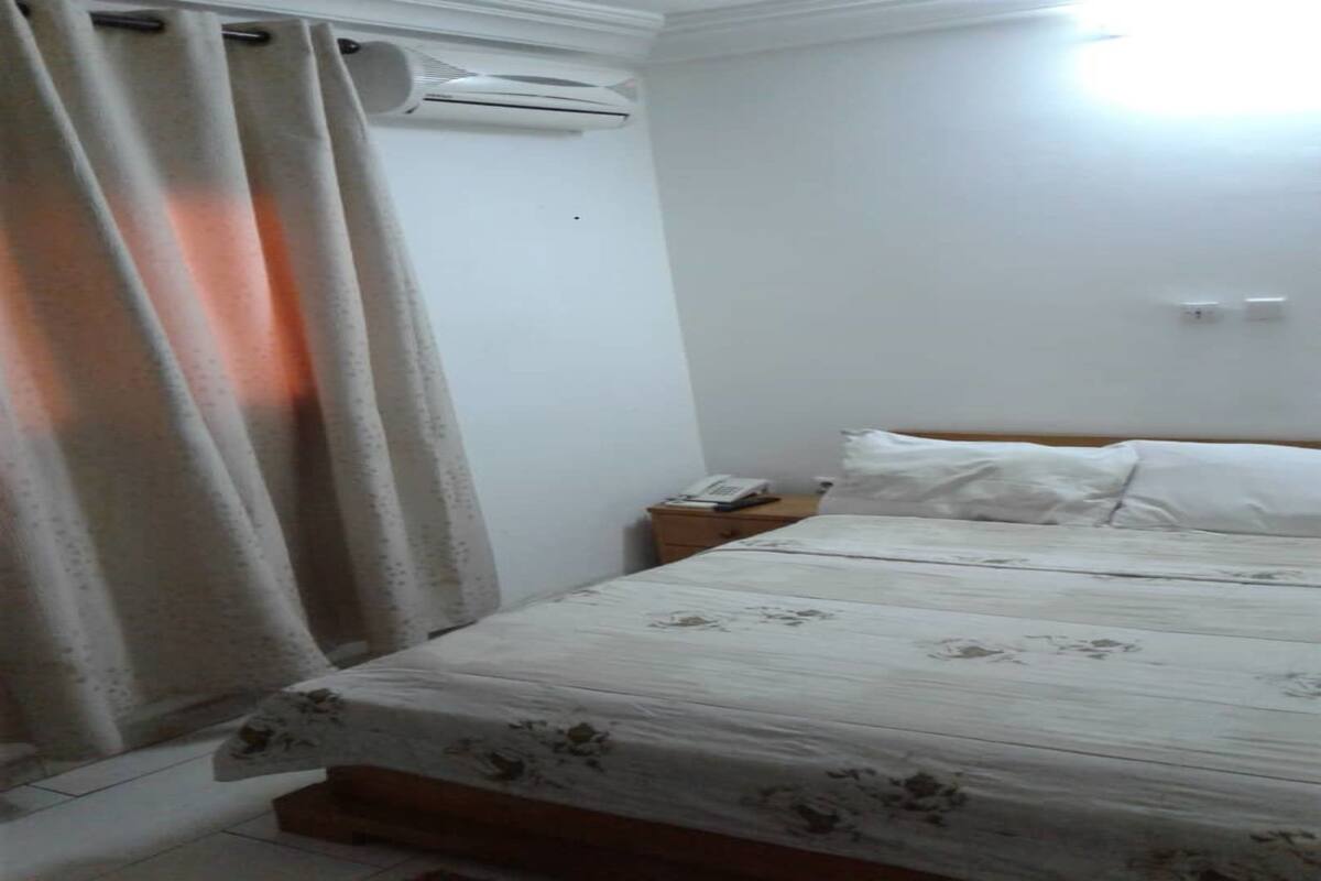 Studio Suite Superior, 1 Tempat Tidur Queen, Bebas Asap Rokok | Minibar, meja kerja, tirai kedap cahaya, dan Wi-Fi gratis