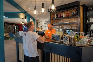 Bar (in der Unterkunft)