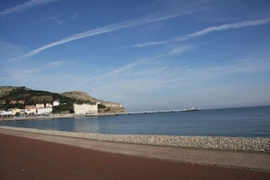 On the beach - ST. KILDA HOTEL (Llandudno)