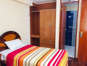 Chambre Triple, salle de bains privée | Wi-Fi gratuit, draps fournis