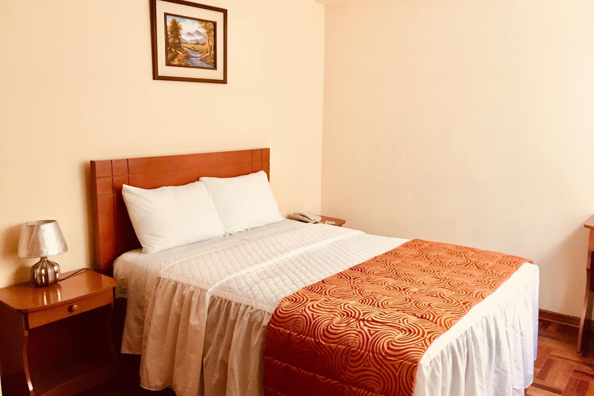 Doppelzimmer, 1 Doppelbett, eigenes Bad