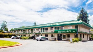 Exterior - University Inn (Fresno)
