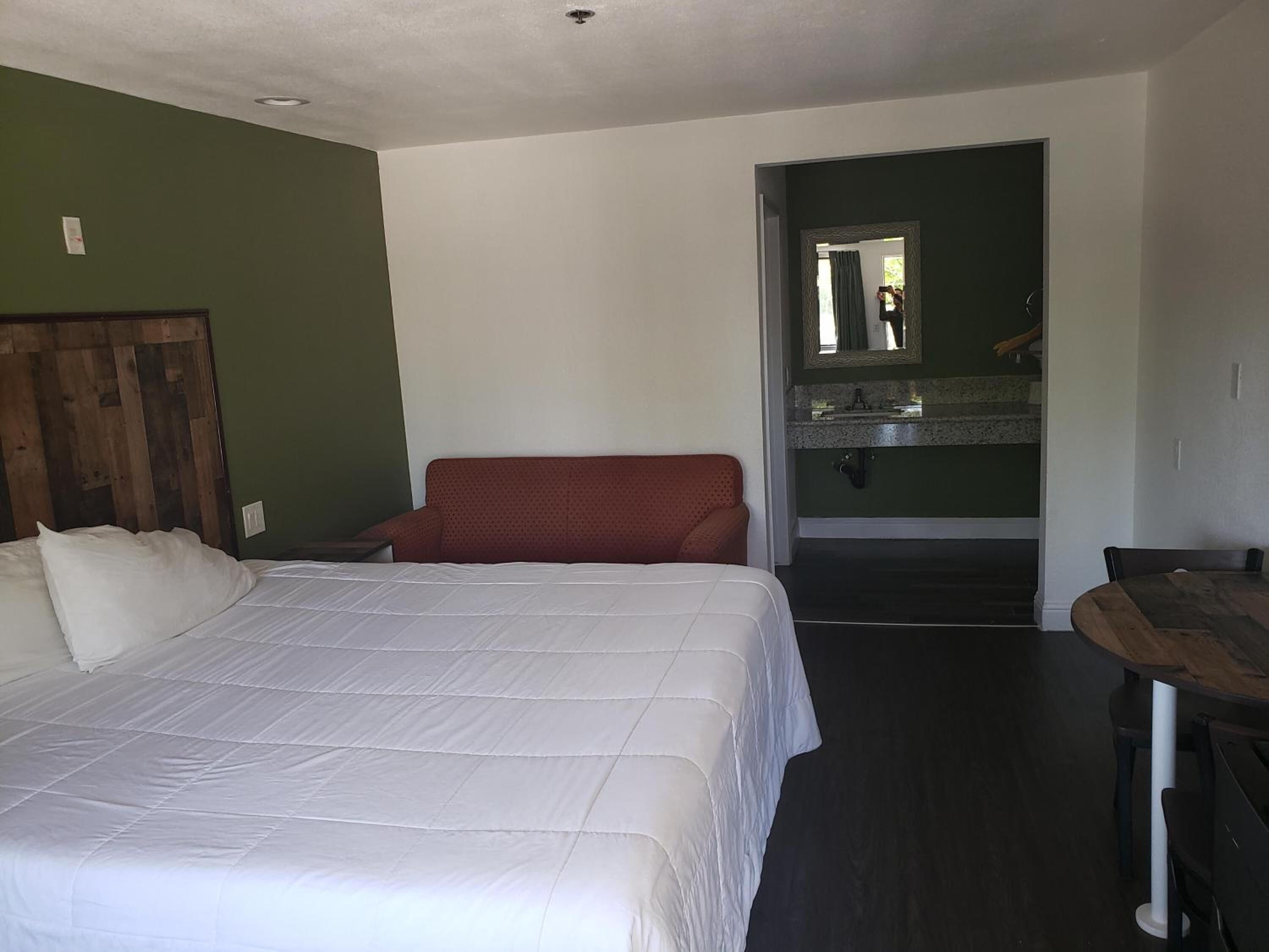 Photo - University Inn Fresno