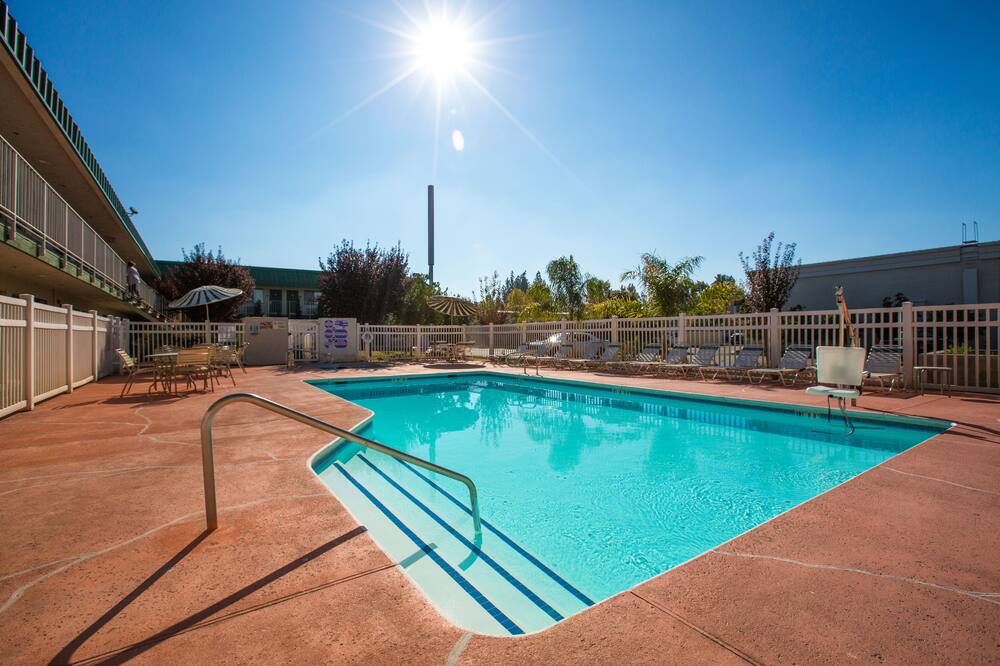 University Inn