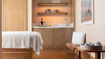 Een sauna, 1 behandelingskamer, massagebehandelingen