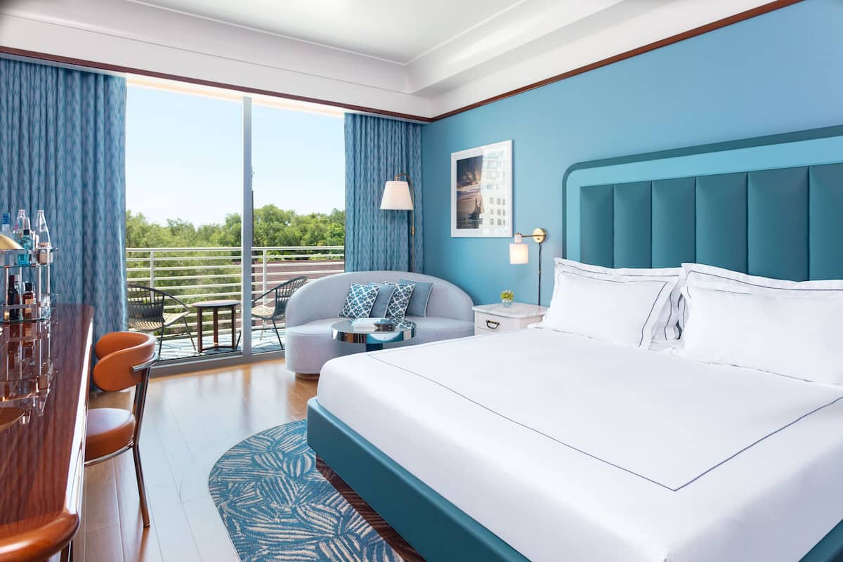 1 bedroom, Frette Italian sheets, premium bedding, down duvets