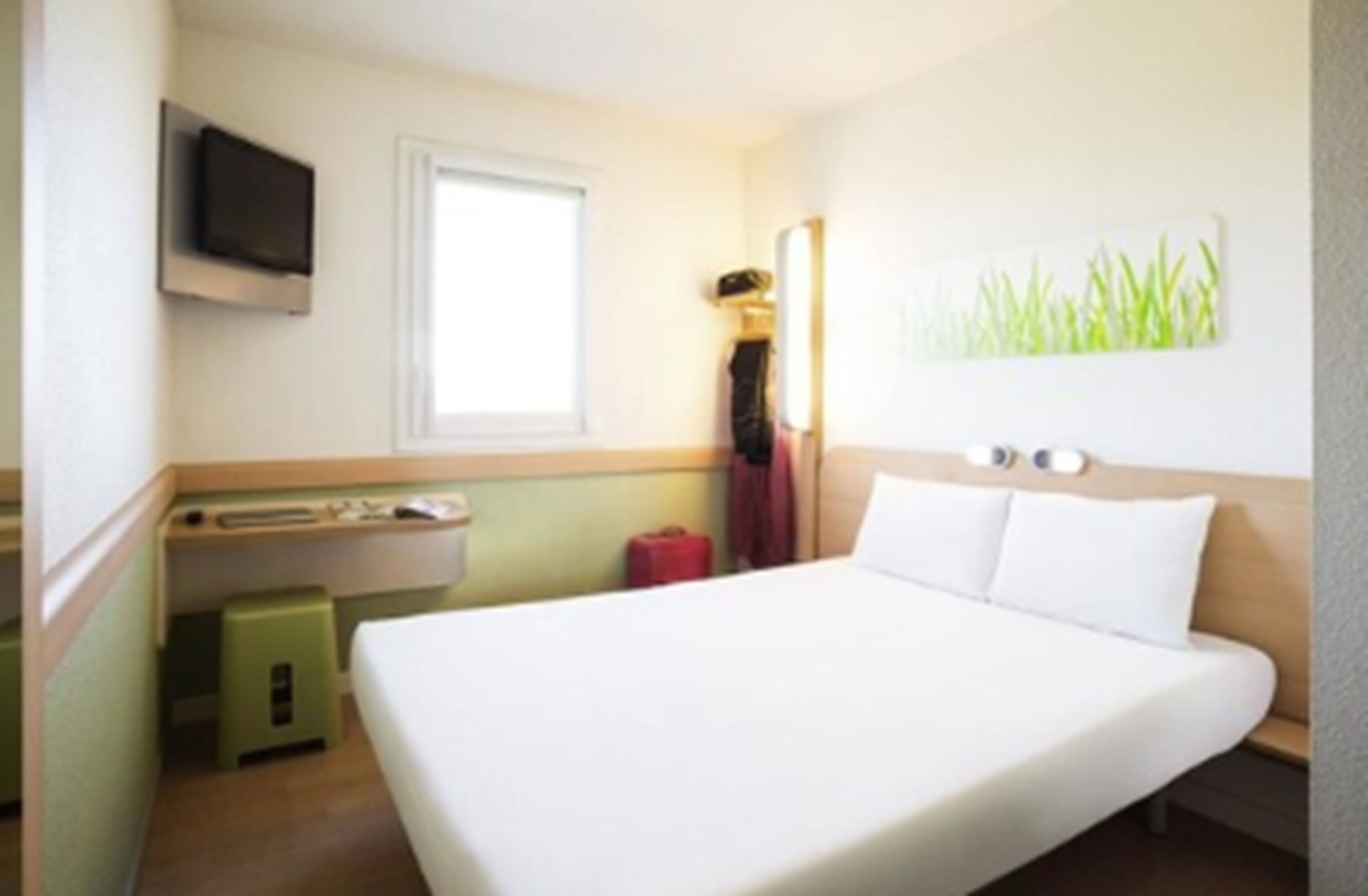 standard apartment, 1 double bed | minibar, in-room safe, desk, free wifi