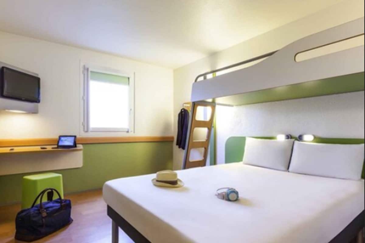 Standard Apartment, 1 Double Bed | Minibar, in-room safe, desk, free WiFi