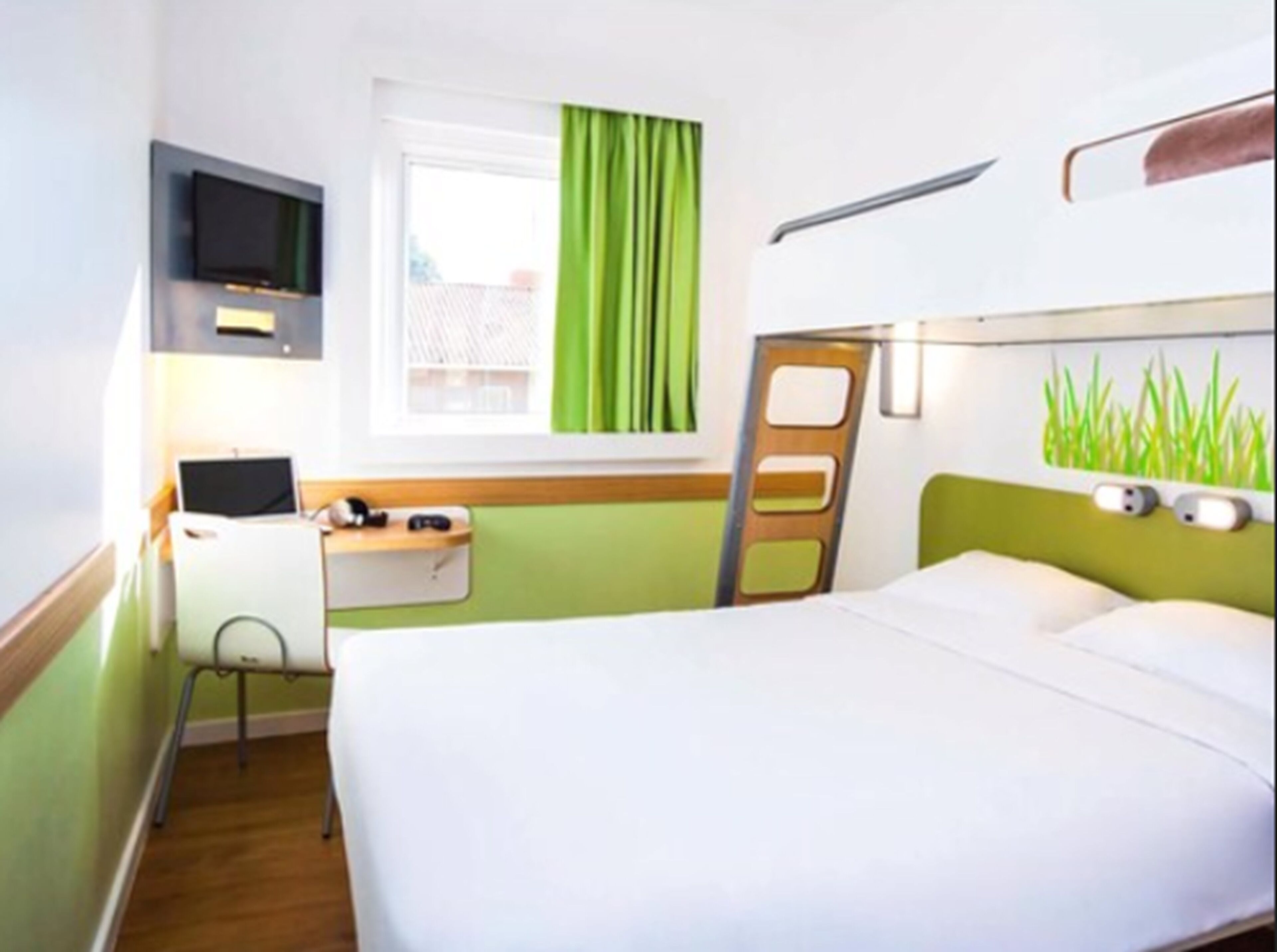 standard apartment, 1 double bed | minibar, in-room safe, desk, free wifi