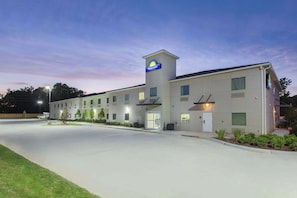Exterior - Days Inn by Wyndham Baton Rouge Airport (Baton Rouge)
