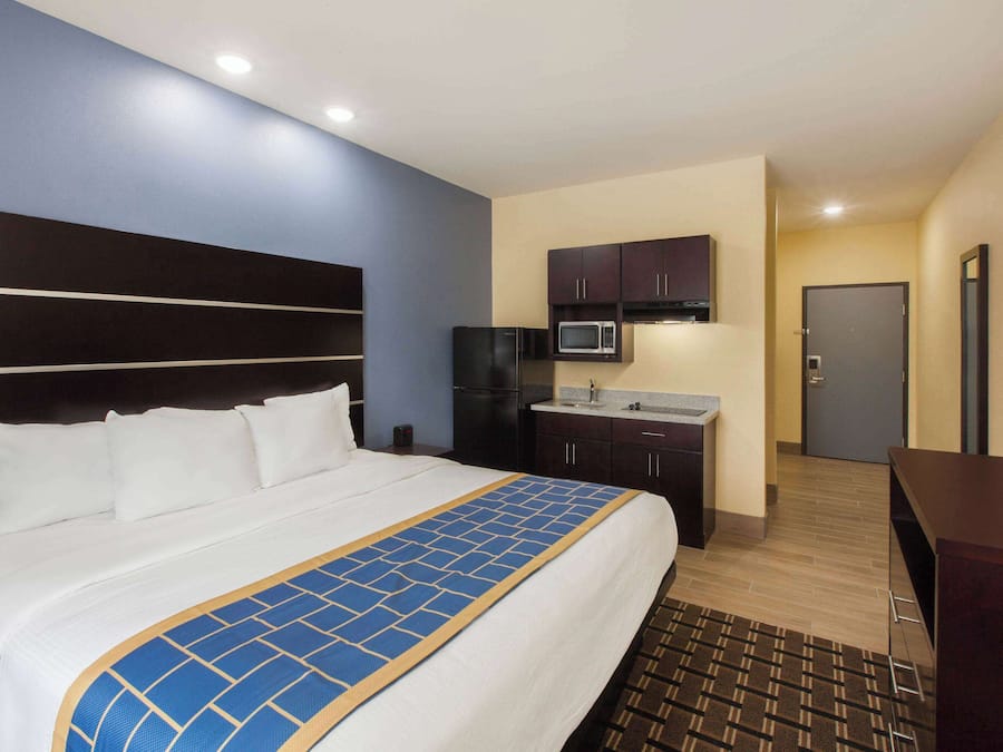 Room, 1 King Bed, Non Smoking, Kitchen | Pillowtop beds, desk, iron/ironing board, free WiFi