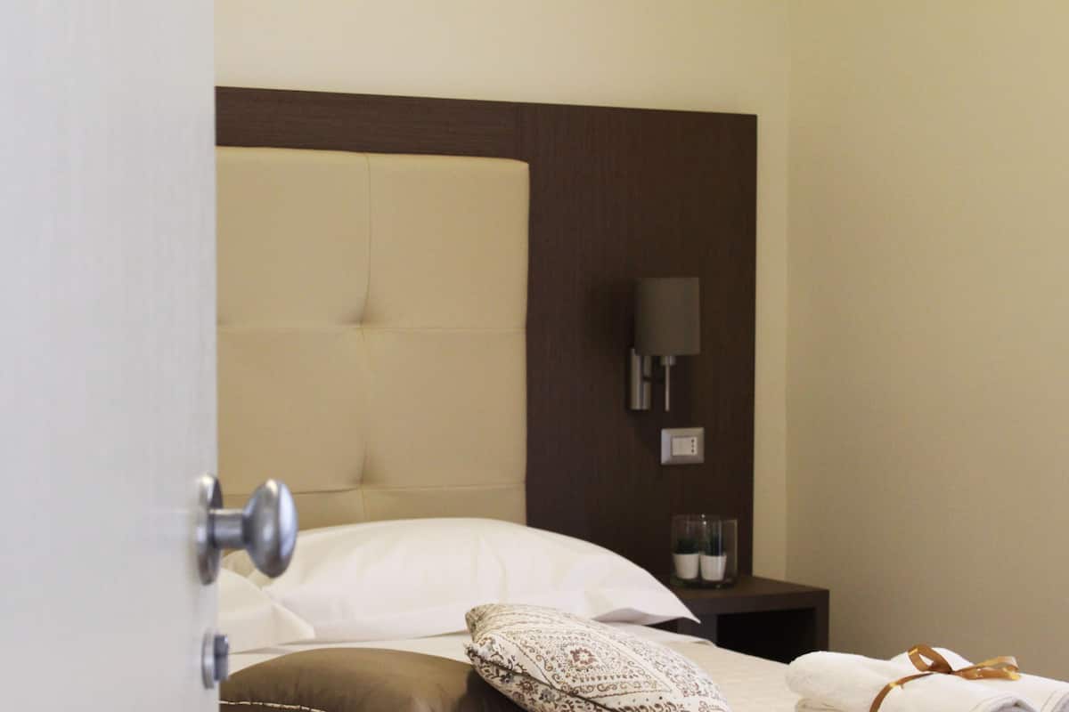 Double Room | Premium bedding, down comforters, in-room safe, desk