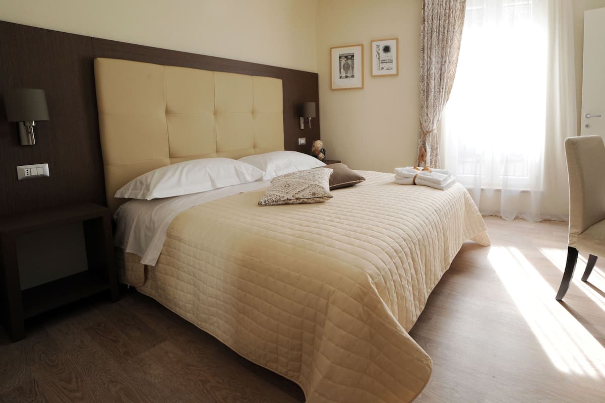 Double Room | Premium bedding, down comforters, in-room safe, desk