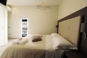 Habitación doble | Ropa de cama de alta calidad, edredones de plumas, caja fuerte