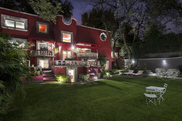 Exterior - Pug Seal Coyoacan (Mexico City)