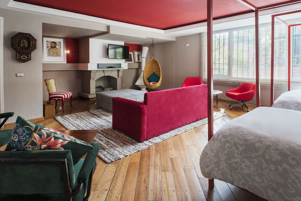 Luxury Suite | 1 bedroom, in-room safe, desk, laptop workspace