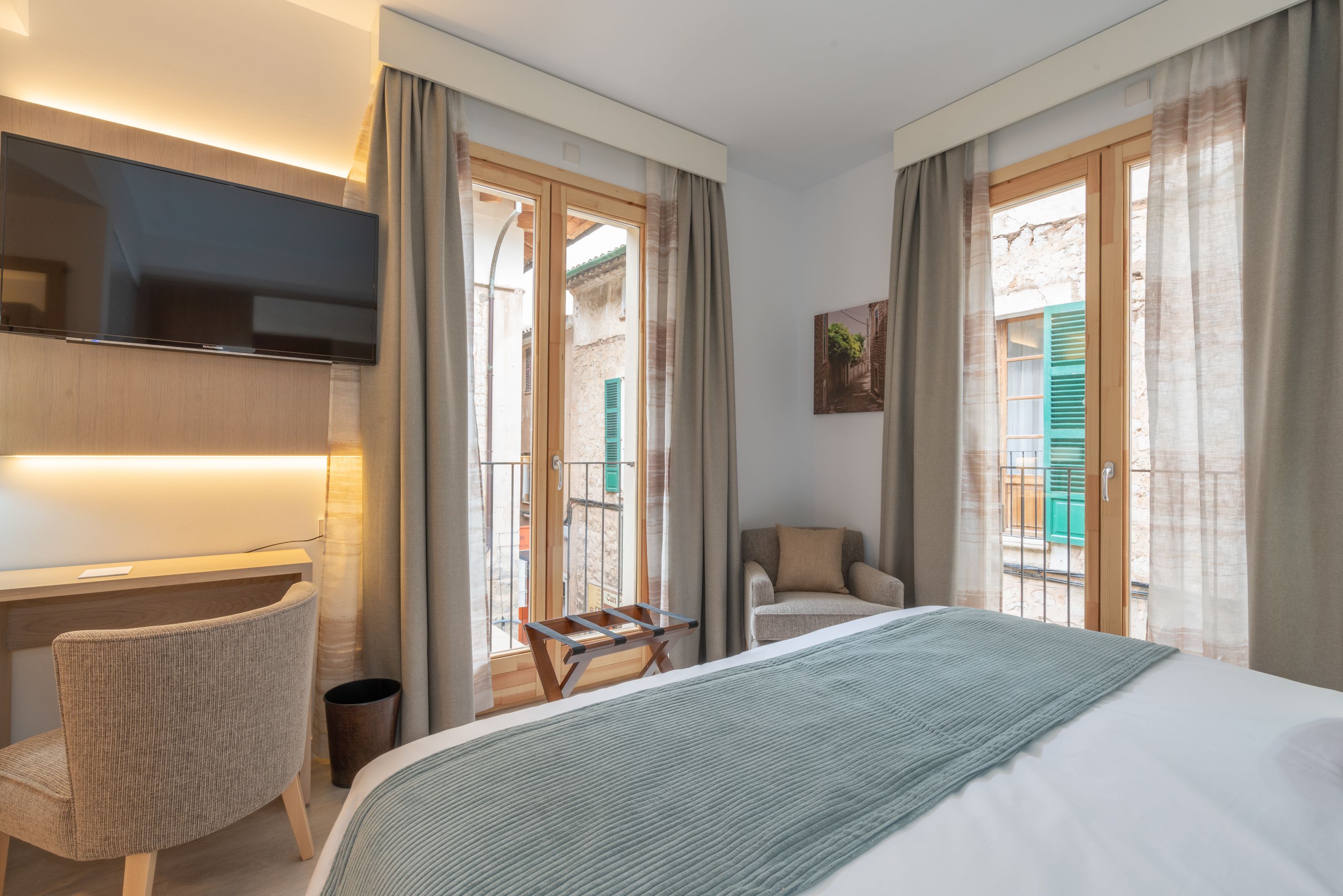 1 bedroom, select comfort beds, minibar, in-room safe