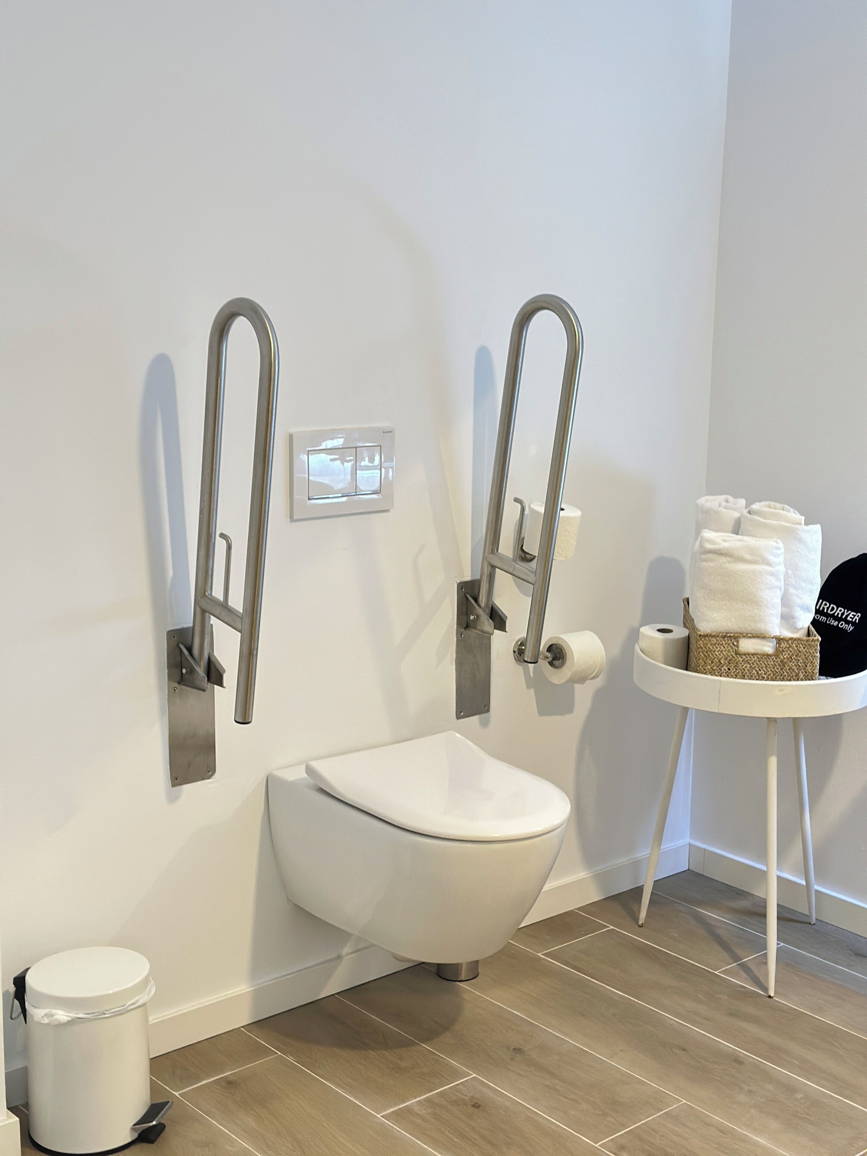 standard double room, accessible | bathroom | shower, free toiletries, hair dryer, towels