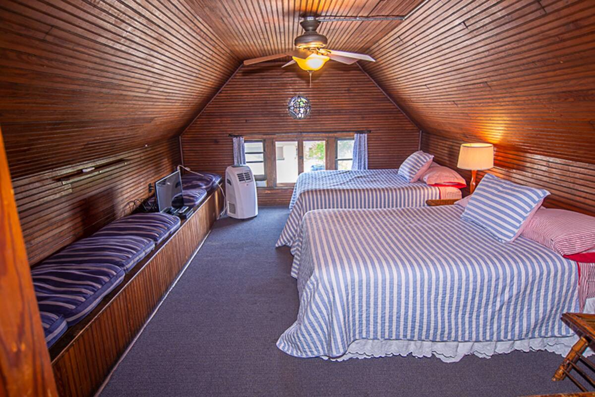 Basic Apartment, 2 Double Beds, Non Smoking | Iron/ironing board, free WiFi, bed sheets