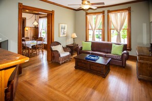 Lillie House 1 | Living room | Flat-screen TV - Serendipity Resort & Suites (Grand Haven)