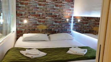 Studio | Zimmersafe, Verdunkelungsvorhänge, schallisolierte Zimmer