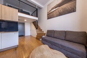 Firemannsrom – grand, 1 queensize-seng med sovesofa (13) | 1 soverom, individuelt dekorert, individuelt innredet og lydisolert