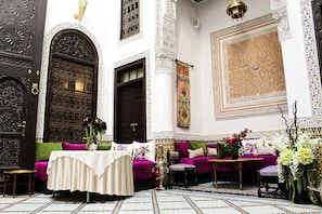Breakfast, lunch, dinner served; local cuisine - Le Grand Alcazar (Fes)