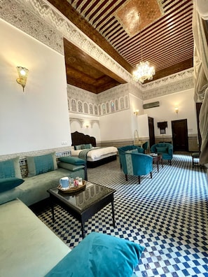 Royal-Suite, Mehrere Betten, Nichtraucher | 1 Schlafzimmer, hochwertige Bettwaren, Daunenbettdecken
