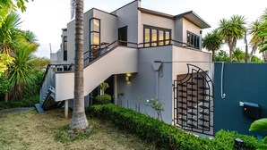 Exterior - Northcote Point Amazing City View Villa (Auckland)