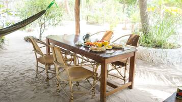 Sudah termasuk sarapan lengkap setiap hari