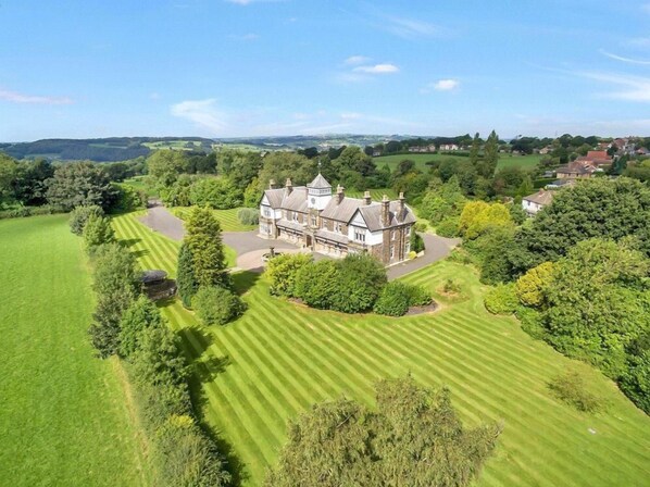 Aerial view - Peak Manor (Belper)