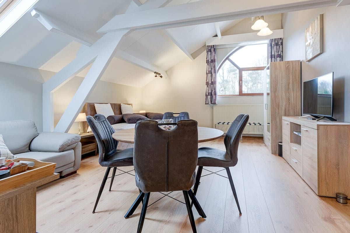 1 habitación, ropa de cama de alta calidad, cubrecamas y minibar