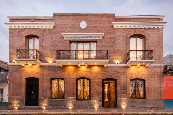 Fachada de la propiedad