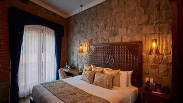 Kamar Superior | Seprai premium, selimut bulu angsa, bantalan ekstra lembut, dan minibar