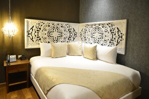 Superior Room, 1 Queen Bed, Accessible, Non Smoking | Egyptian cotton sheets, premium bedding, down comforters, minibar - Hotel Cruz del Vado by Art Hotels Ecuador (Cuenca)
