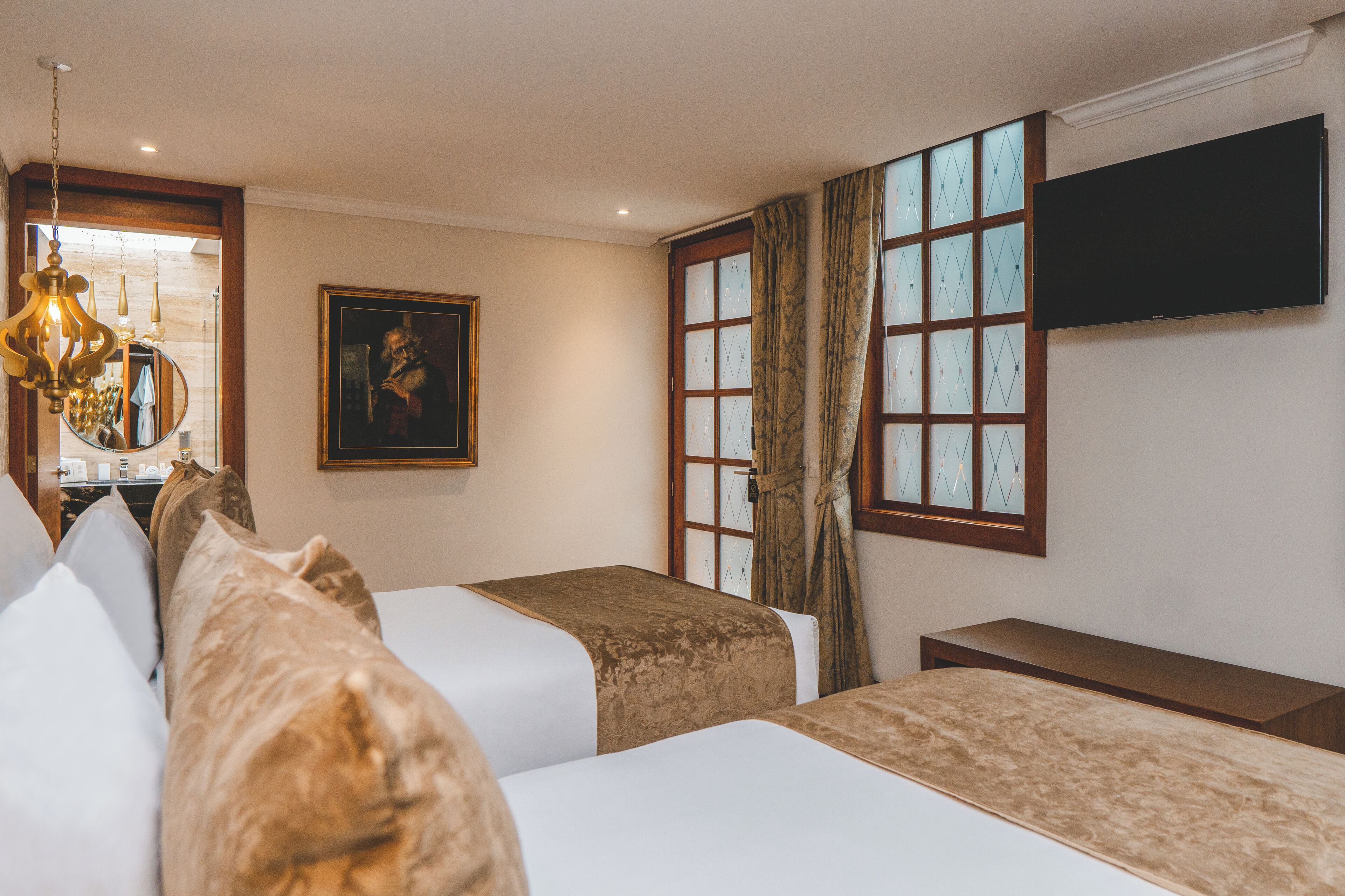 premium twin room, multiple beds, non smoking | 1 bedroom, minibar, in-room safe, desk