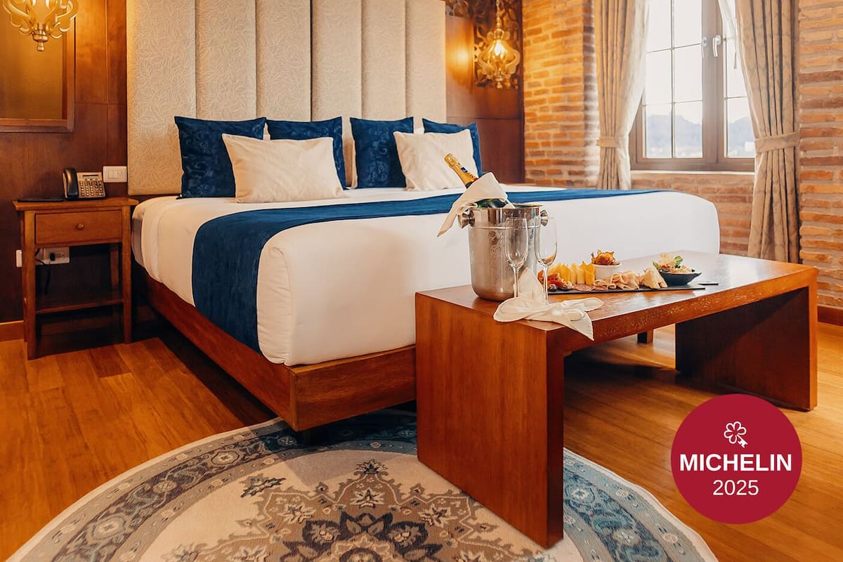 Luxury Room, 1 King Bed, City View