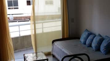 Family Apartment, Multiple Beds, Non Smoking | Living area