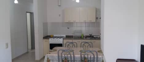 Apartamento familiar, varias camas, no fumadores | Cocina privada | Frigorífico grande y microondas