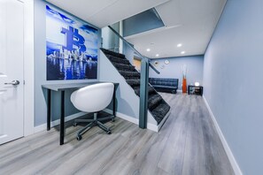 Casa de ciudad de lujo, varias camas, para no fumadores | Área de sala de estar | Televisión de pantalla plana 