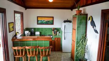 Fridge, stovetop, coffee/tea maker, electric kettle